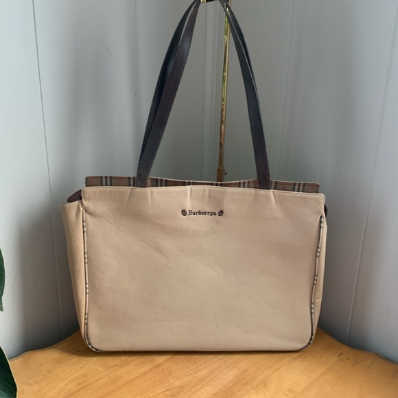 Burberry's Double Handle Large Beige Tote Shadow Horse Haymarket Check Trim GUC - Picture 1 of 13